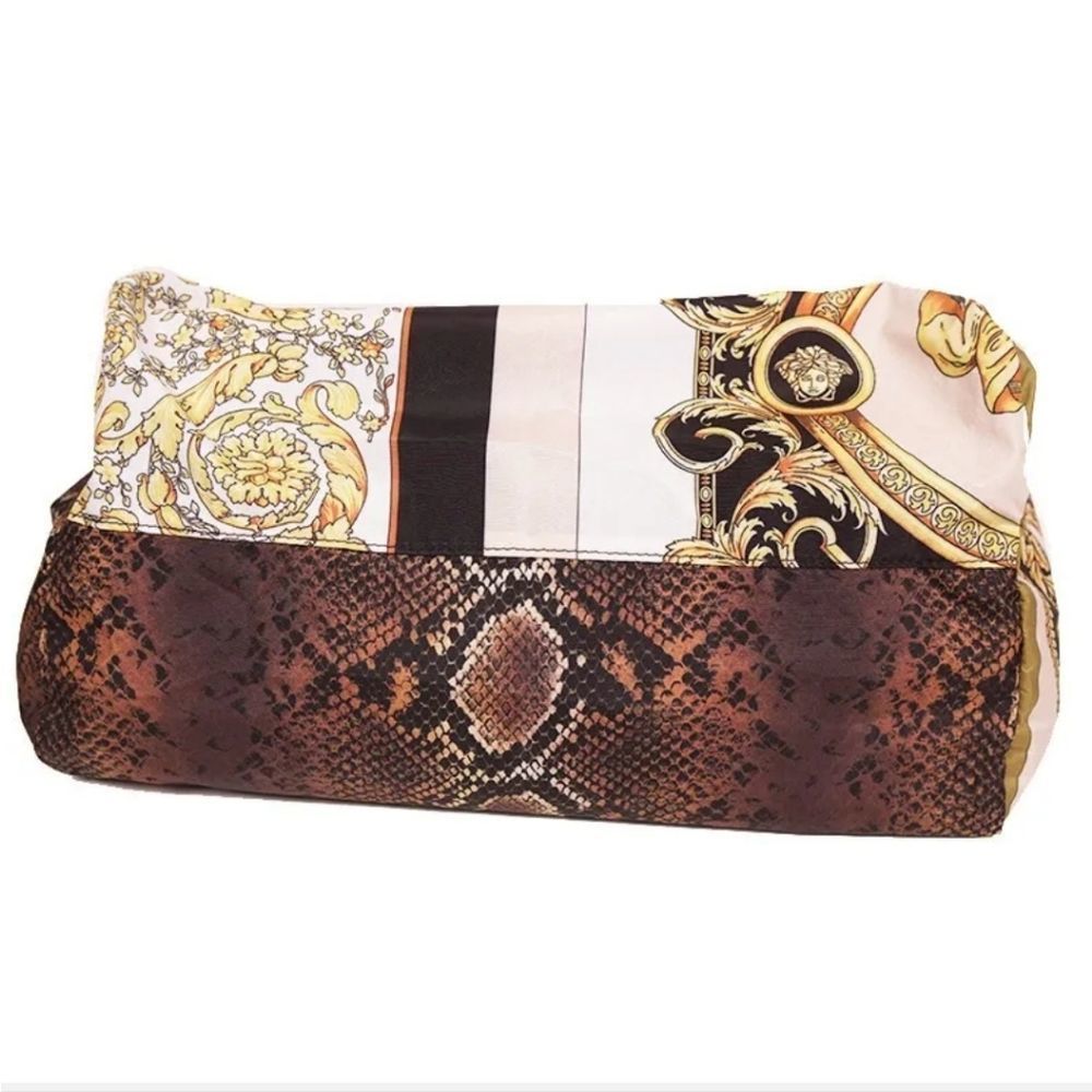 Versace Tote  (SOLD OUT) - Picture 8 of 11